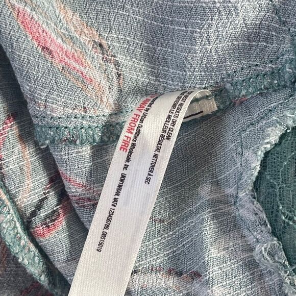 Intimately Free People Bellflower Teal Floral Lace Tank Sz M - Picture 8 of 8